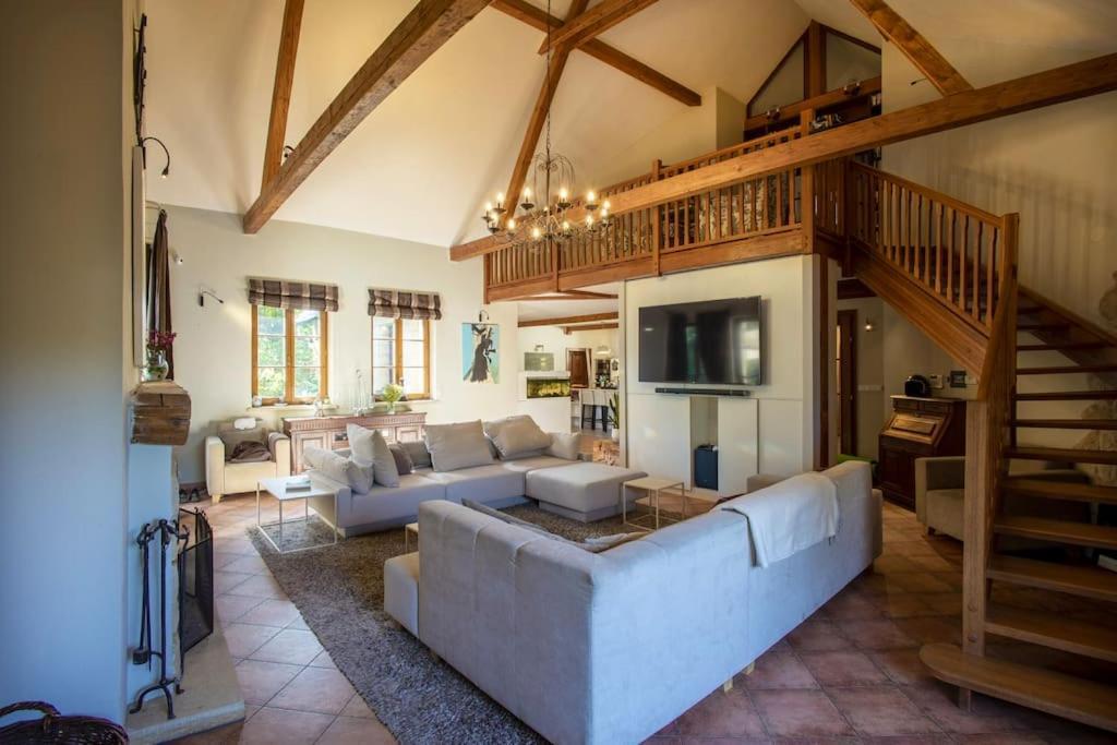 7 Bedroom Secluded Villa Close To Prague Říčany Екстериор снимка